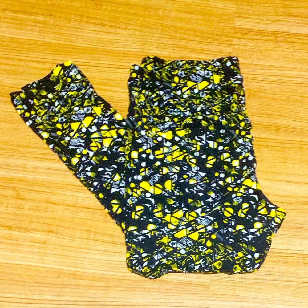 LuLaRoe, Abstract, Tall & Curvy Leggings!
